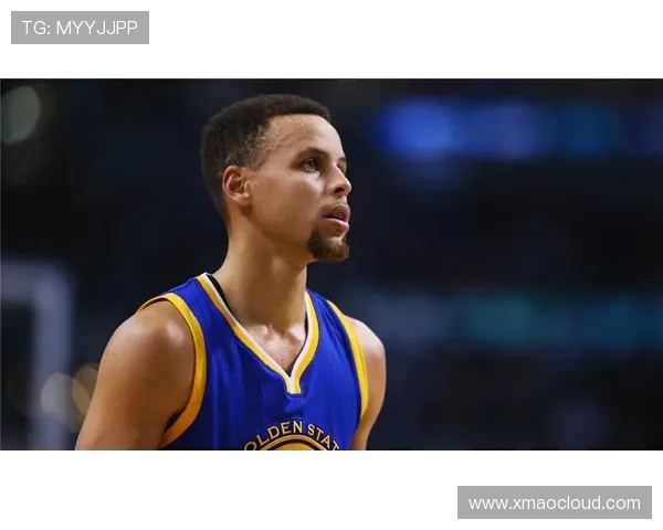 库里神奇拉杆绝技成功打成2加1瞬间引爆全场激情